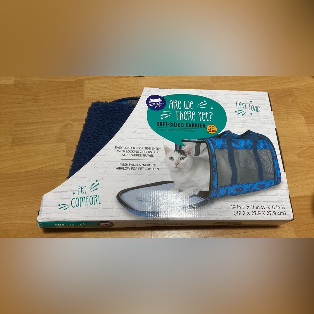 Soft sided pet carrier - new in box